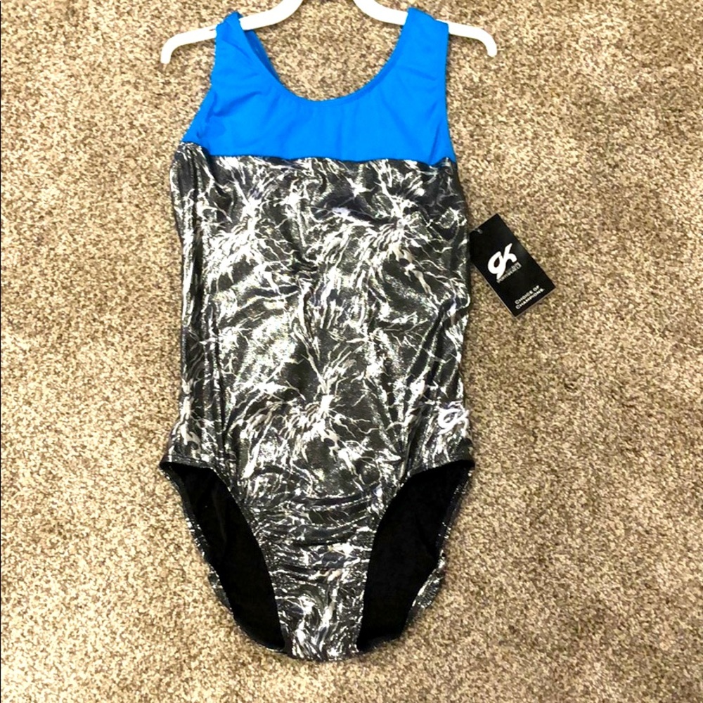 NWT GK LEO - AXL